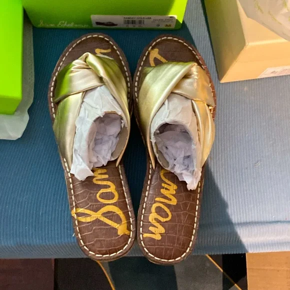 NWB-Sam Edelman, Gold 100% LEATHER Cross- Strap 3” Heel Sandals/Wedges - Picture 9 of 15